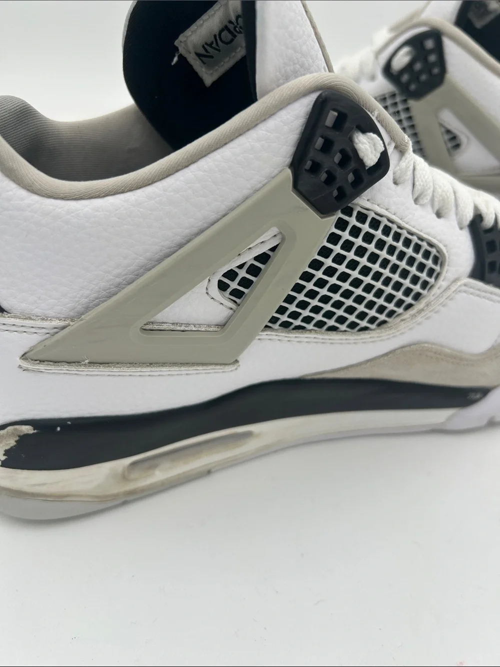 Nike Air Jordan 4 Retro 